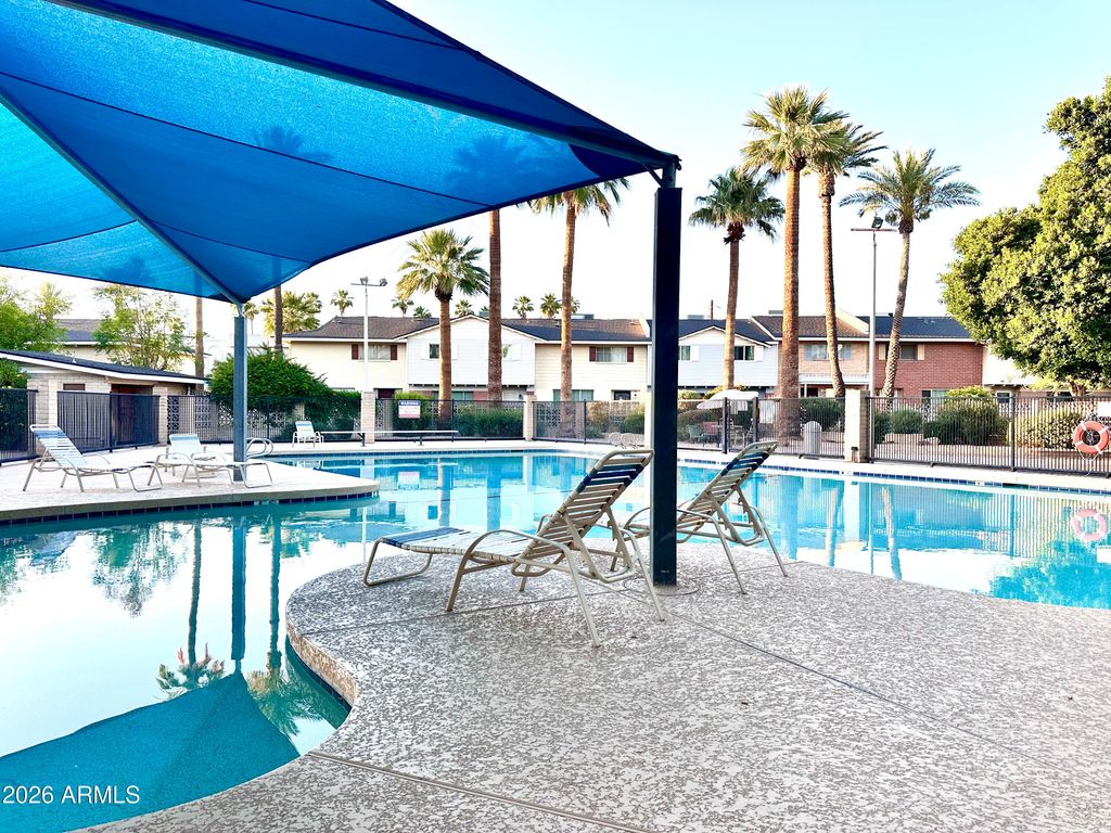 Image 16 of property listing at 4488 E BELLEVIEW Street, Phoenix, AZ 85008