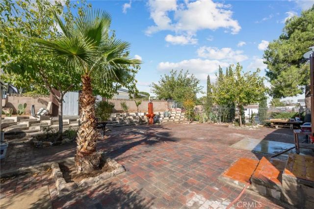 13870 Rodeo Drive, Victorville, CA 92395