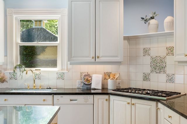 40 Goden St, Belmont, MA 02478