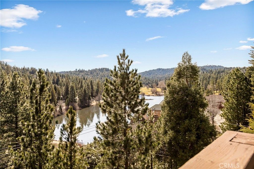 Image 15 of property listing at 806 Brentwood, Lake Arrowhead, CA 92352