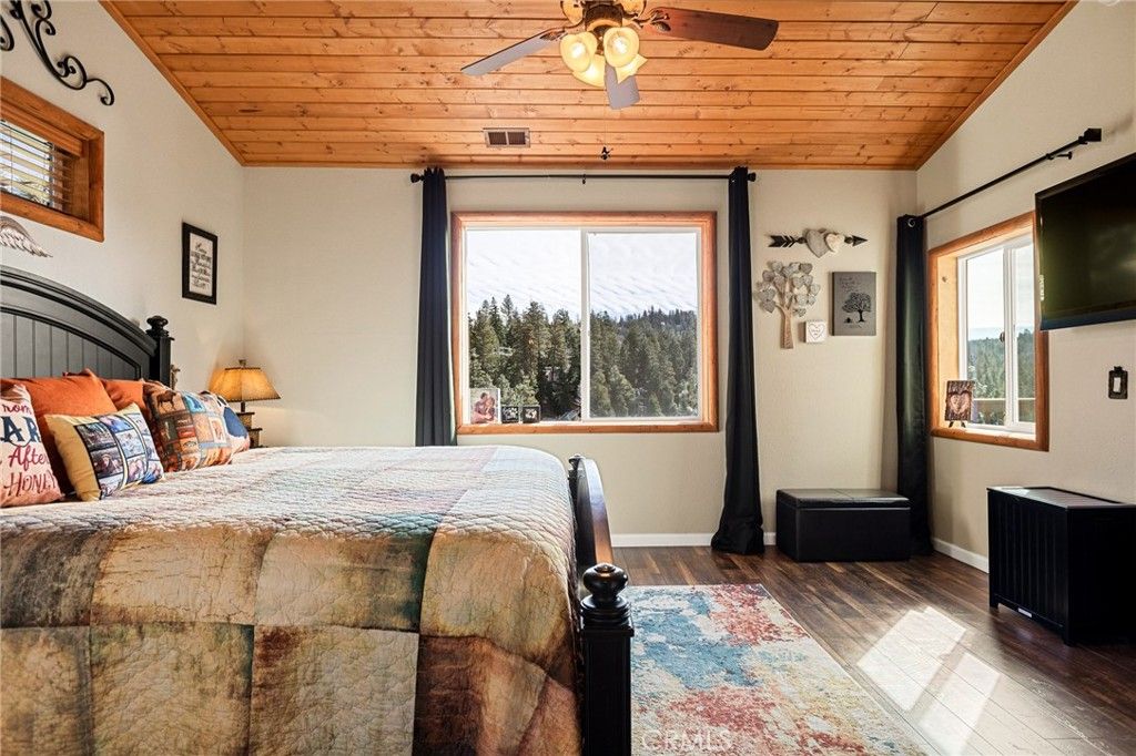 Image 17 of property listing at 806 Brentwood, Lake Arrowhead, CA 92352