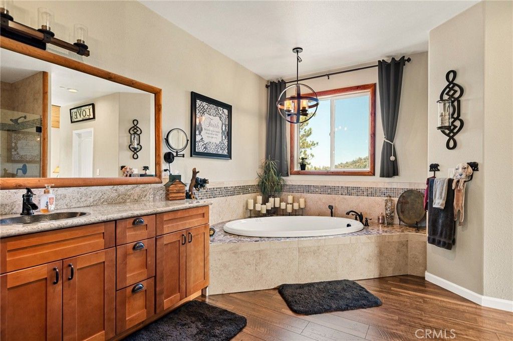 Image 19 of property listing at 806 Brentwood, Lake Arrowhead, CA 92352