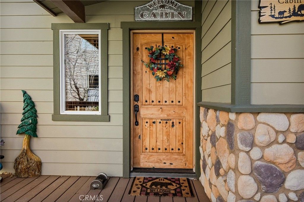 Image 2 of property listing at 806 Brentwood, Lake Arrowhead, CA 92352
