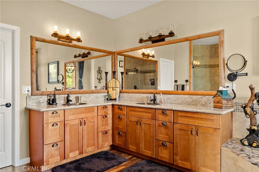 Image 20 of property listing at 806 Brentwood, Lake Arrowhead, CA 92352