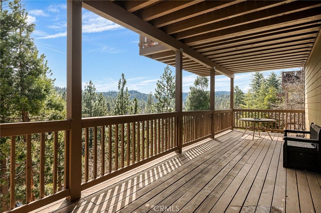 Image 36 of property listing at 806 Brentwood, Lake Arrowhead, CA 92352