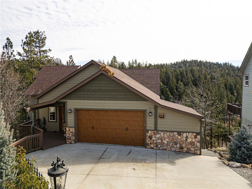 Image 41 of property listing at 806 Brentwood, Lake Arrowhead, CA 92352