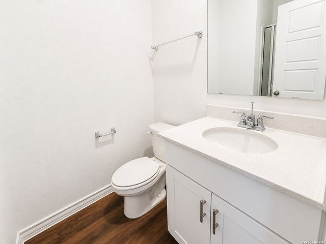 301 RUSTIC GRV, Boerne, TX 78006