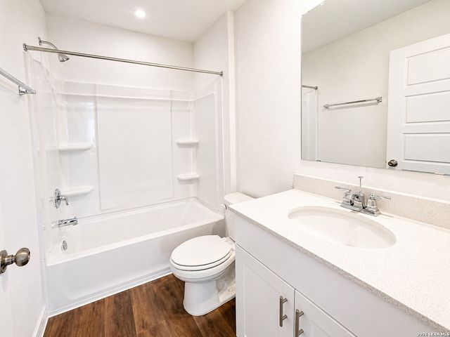 301 RUSTIC GRV, Boerne, TX 78006