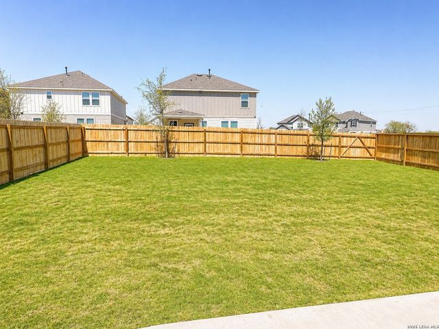 301 RUSTIC GRV, Boerne, TX 78006
