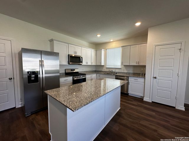 301 RUSTIC GRV, Boerne, TX 78006