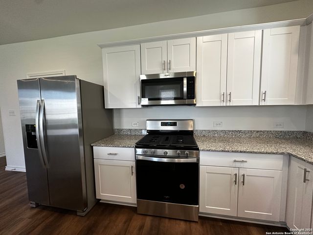 301 RUSTIC GRV, Boerne, TX 78006