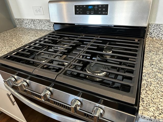 301 RUSTIC GRV, Boerne, TX 78006