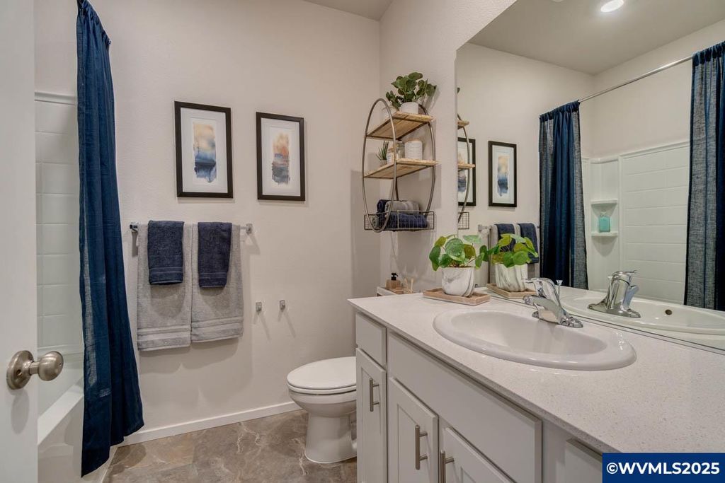 Image 5 of property listing at 4950 Marr Av NE, Salem, OR 97301