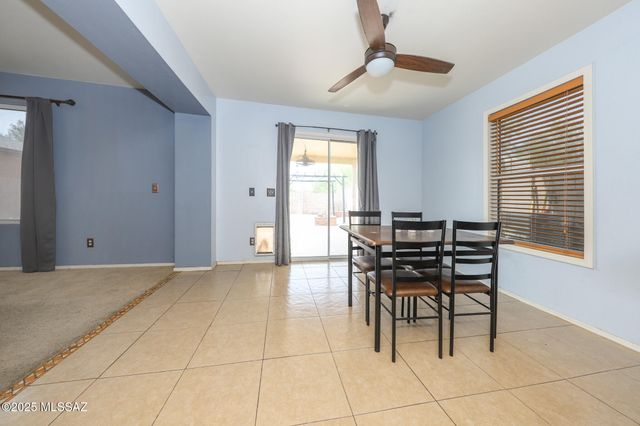 1077 W Camino Luna Llena, Sahuarita, AZ 85629