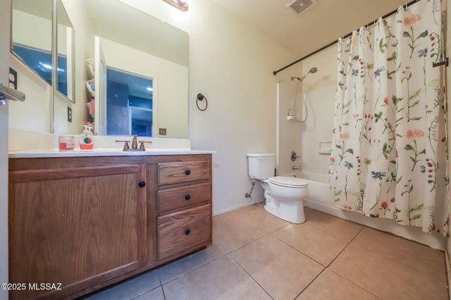 1077 W Camino Luna Llena, Sahuarita, AZ 85629