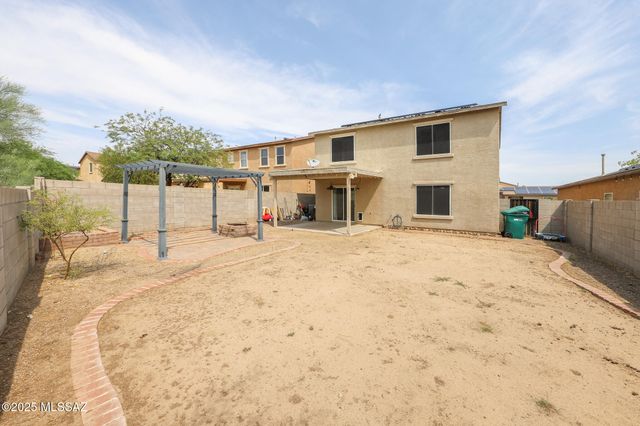 1077 W Camino Luna Llena, Sahuarita, AZ 85629