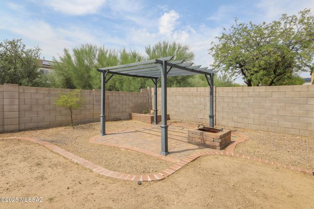 1077 W Camino Luna Llena, Sahuarita, AZ 85629