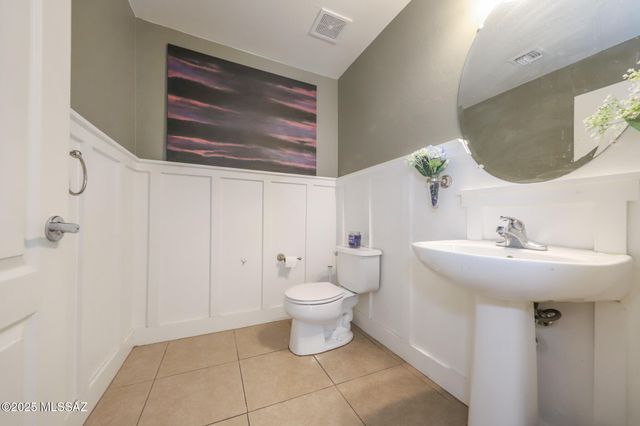 1077 W Camino Luna Llena, Sahuarita, AZ 85629