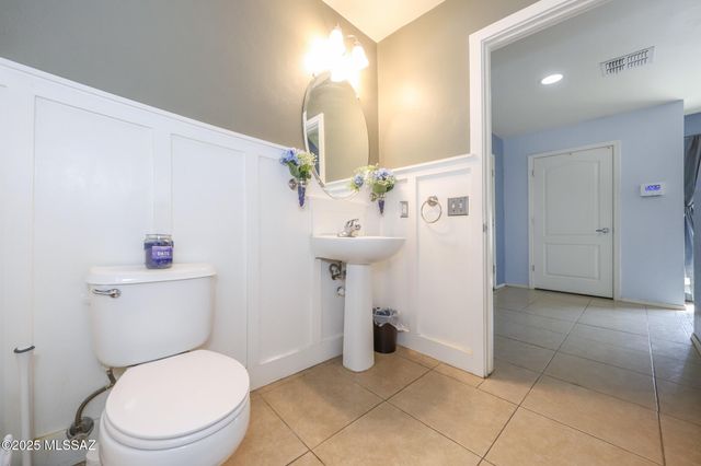 1077 W Camino Luna Llena, Sahuarita, AZ 85629