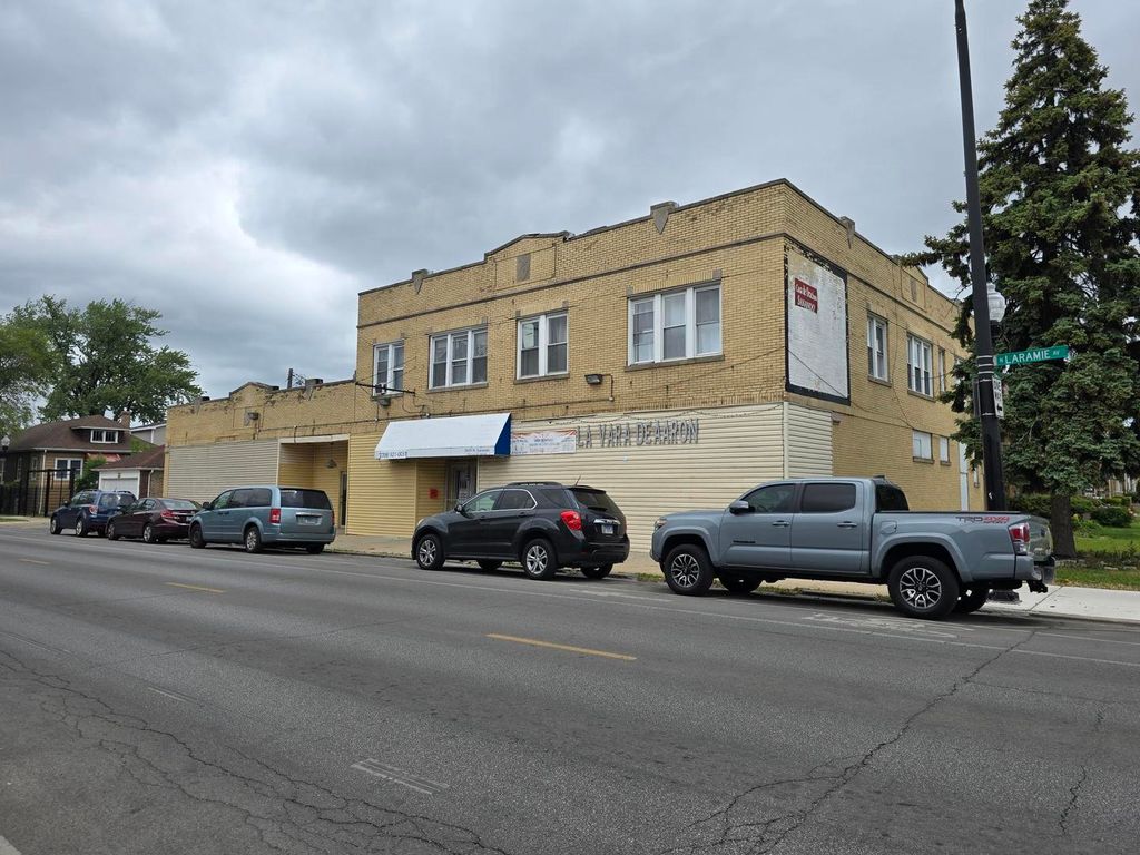 5154 W Wolfram Street, Chicago, IL 60641