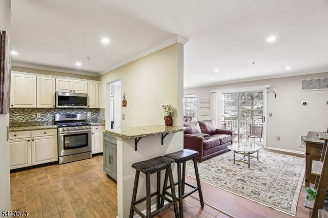 7 Potomac Dr, Bernards Twp., NJ 07920