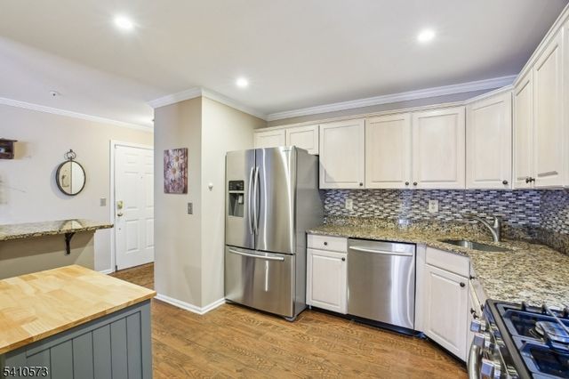 7 Potomac Dr, Bernards Twp., NJ 07920