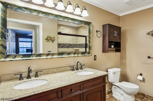 7 Potomac Dr, Bernards Twp., NJ 07920