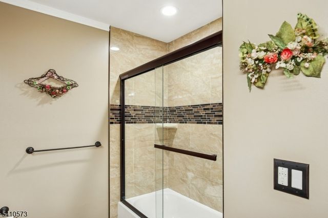 7 Potomac Dr, Bernards Twp., NJ 07920