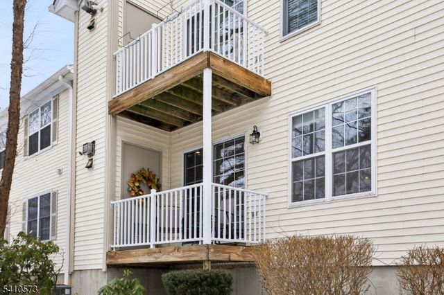 7 Potomac Dr, Bernards Twp., NJ 07920