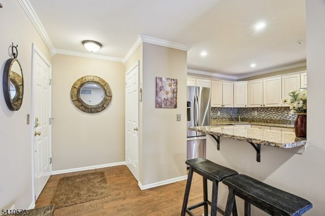 7 Potomac Dr, Bernards Twp., NJ 07920