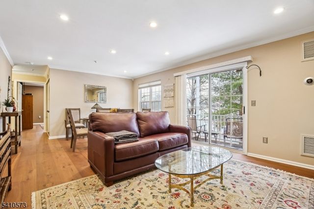 7 Potomac Dr, Bernards Twp., NJ 07920