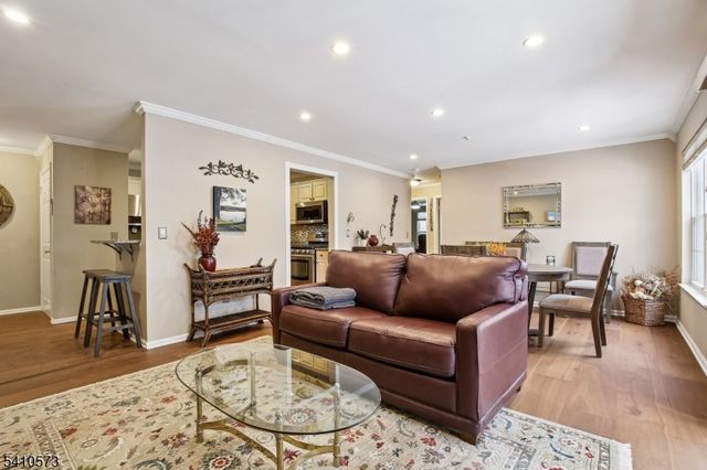 7 Potomac Dr, Bernards Twp., NJ 07920