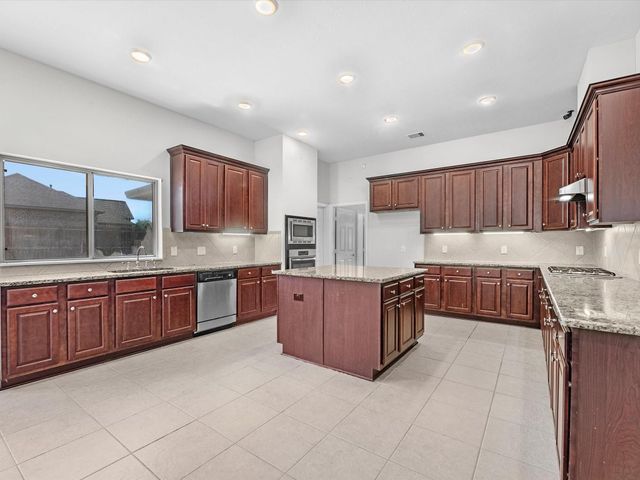 38 Palmero Way, Manvel, TX 77578