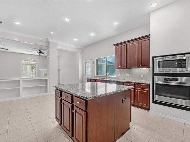 38 Palmero Way, Manvel, TX 77578