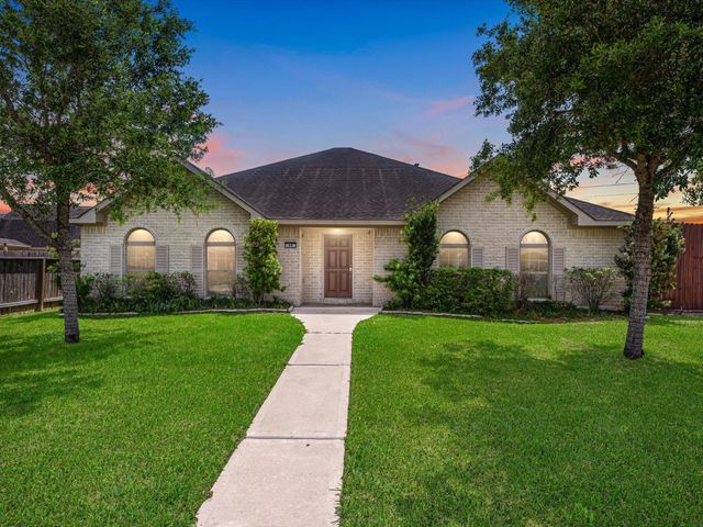 38 Palmero Way, Manvel, TX 77578