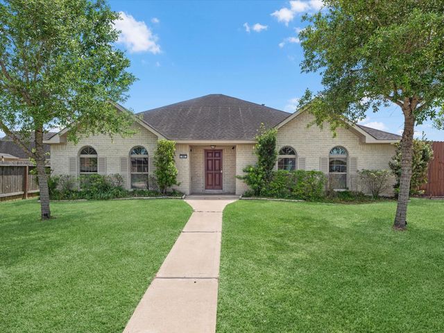 38 Palmero Way, Manvel, TX 77578