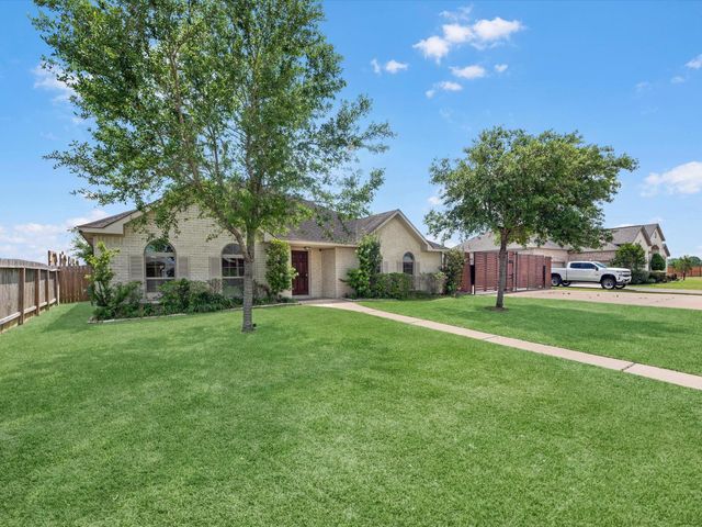 38 Palmero Way, Manvel, TX 77578