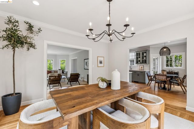 1165 Harvard Rd, Piedmont, CA 94610