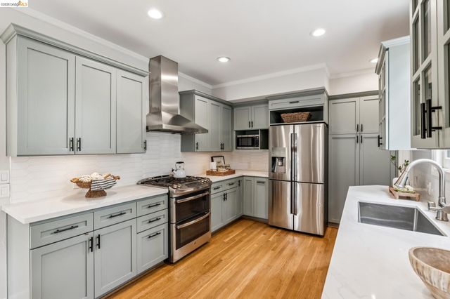 1165 Harvard Rd, Piedmont, CA 94610