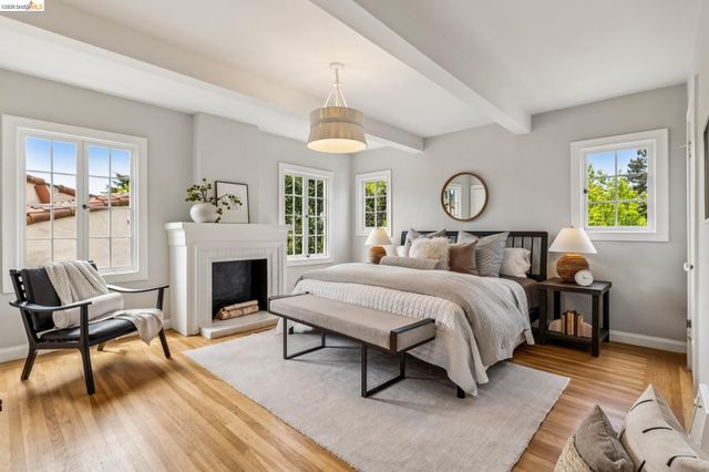 1165 Harvard Rd, Piedmont, CA 94610