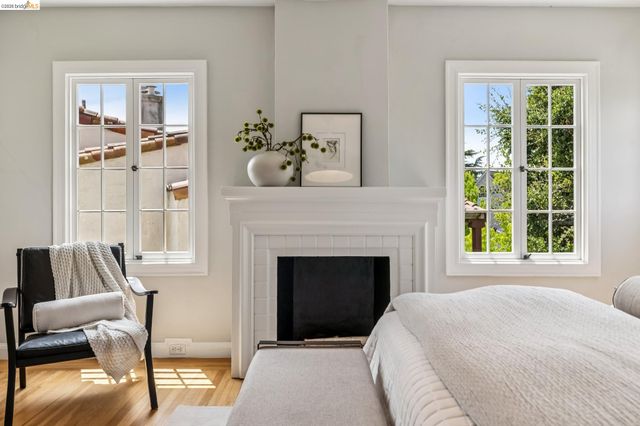 1165 Harvard Rd, Piedmont, CA 94610