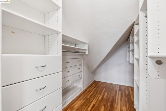 1165 Harvard Rd, Piedmont, CA 94610