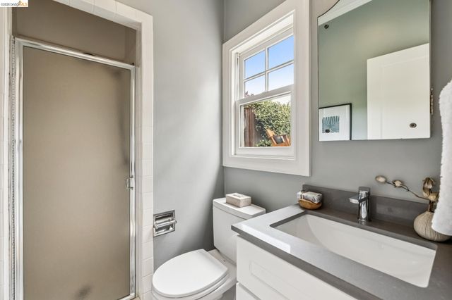 1165 Harvard Rd, Piedmont, CA 94610
