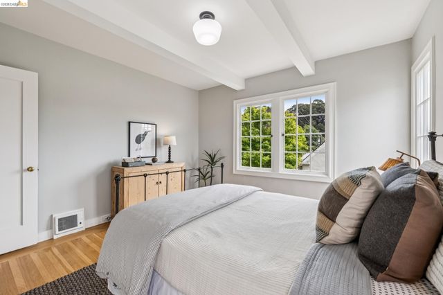 1165 Harvard Rd, Piedmont, CA 94610
