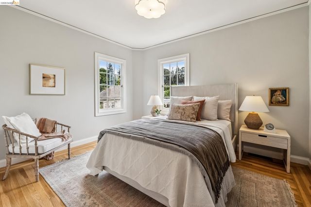 1165 Harvard Rd, Piedmont, CA 94610