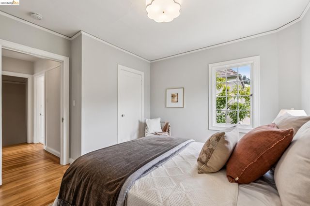 1165 Harvard Rd, Piedmont, CA 94610