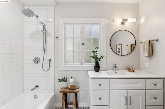 1165 Harvard Rd, Piedmont, CA 94610