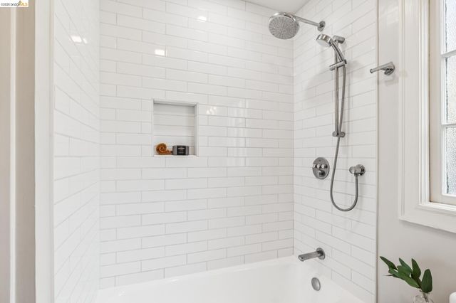 1165 Harvard Rd, Piedmont, CA 94610
