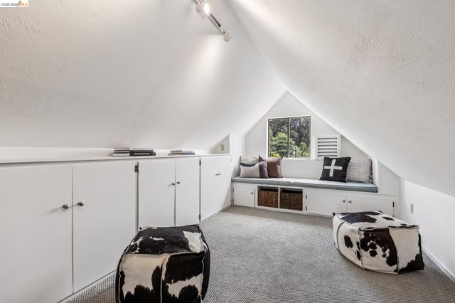 1165 Harvard Rd, Piedmont, CA 94610