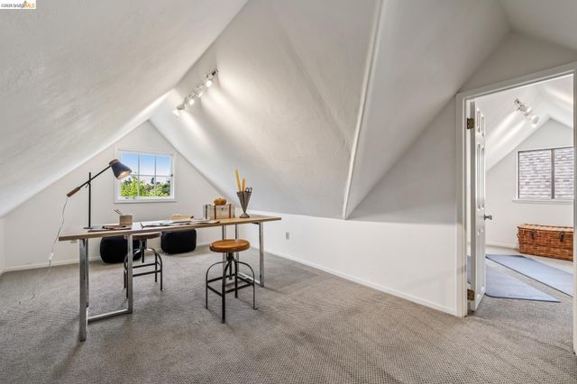 1165 Harvard Rd, Piedmont, CA 94610